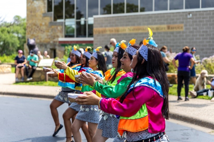 People dancing